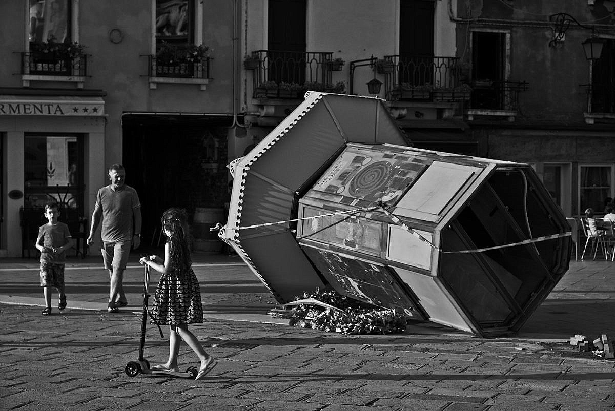 L'edicola travolta dal temporale
