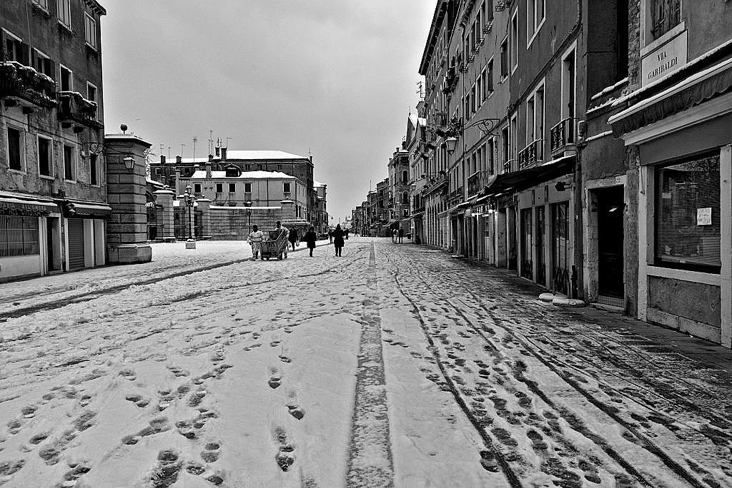 Venezia sotto la neve - Sei sola?