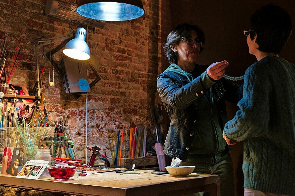 Simo Iacovvizi makes Venetian glass beads and necklaces.